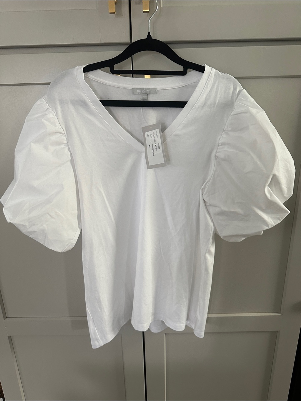 Hinson Wu V-Neck puff sleeve white top NWT  Size XS 😍. Kaitlyn